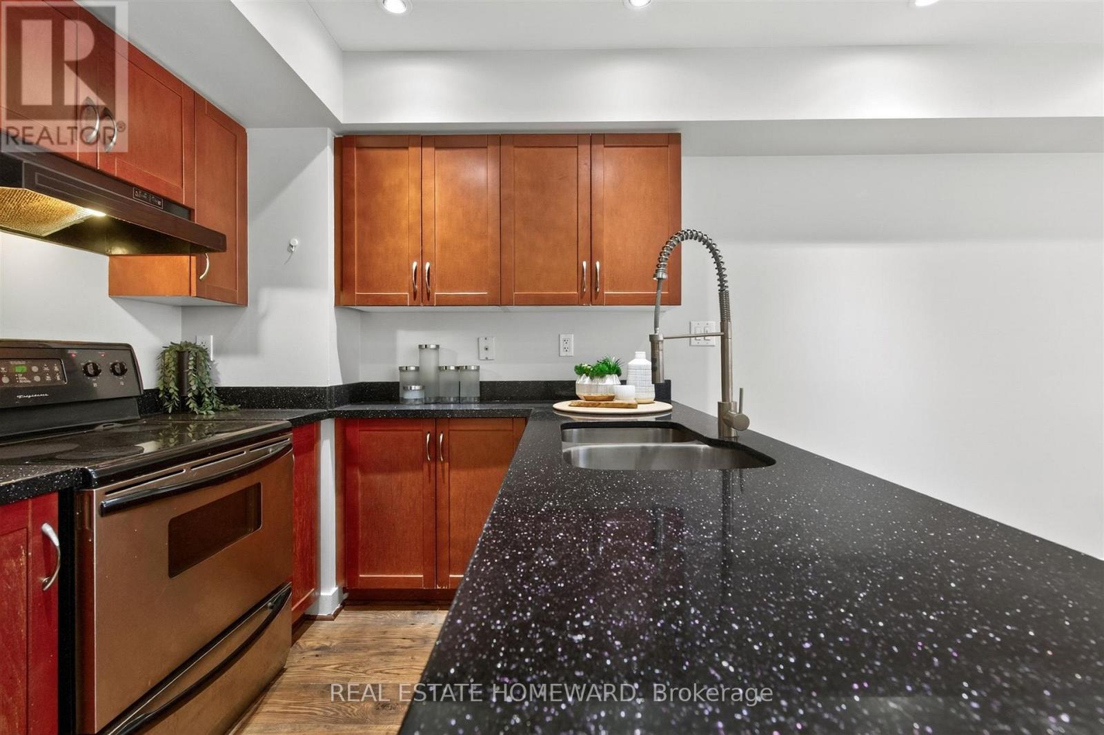 115 - 21 Earl Street, Toronto, Ontario  M4Y 3C8 - Photo 9 - C13173300