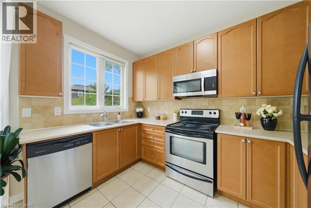 148 Montreal Circle, Stoney Creek, Ontario  L8E 0C8 - Photo 12 - 40833170