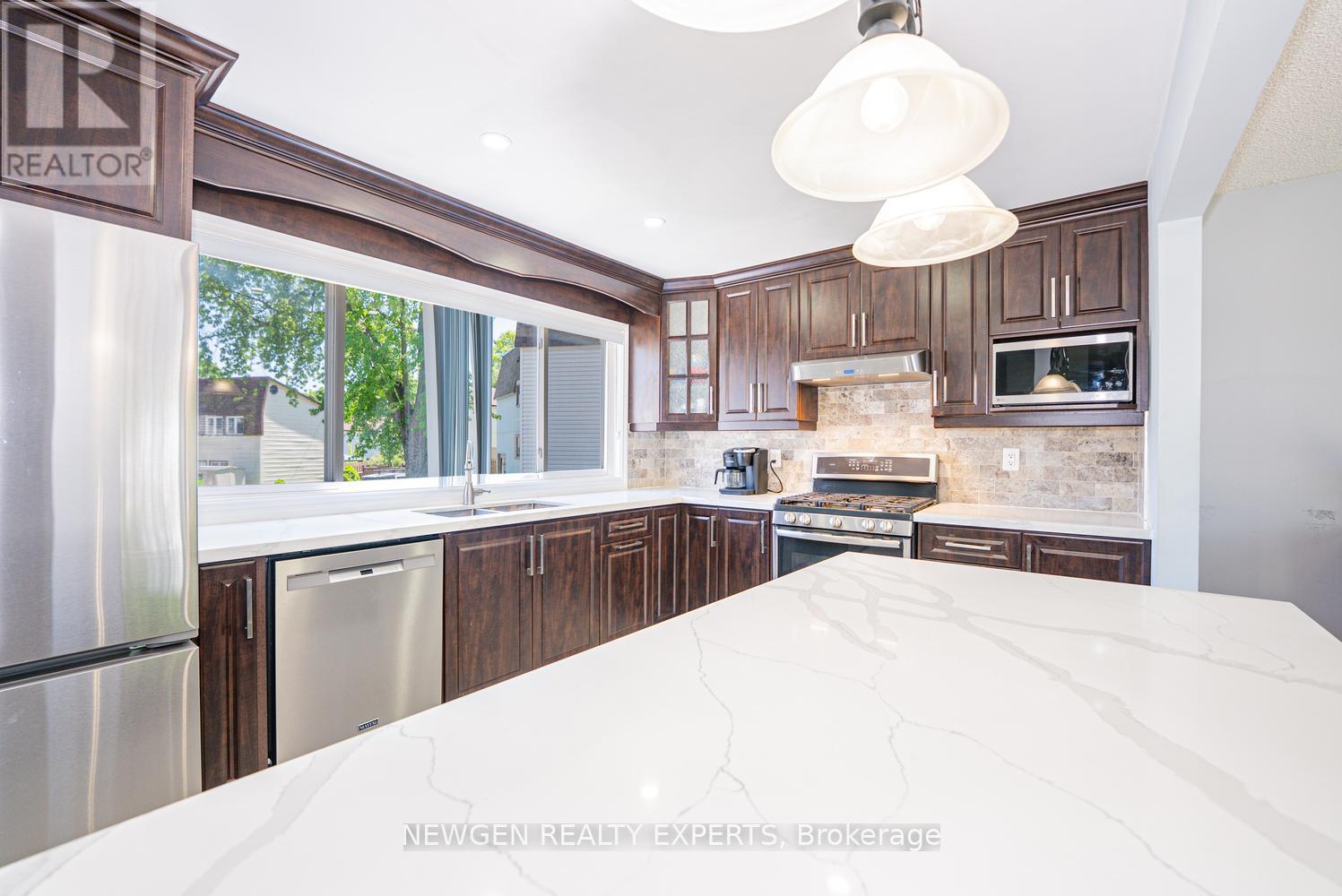 10 Hollyhedge Court, Brampton, Ontario  L6S 1R5 - Photo 15 - W13173284