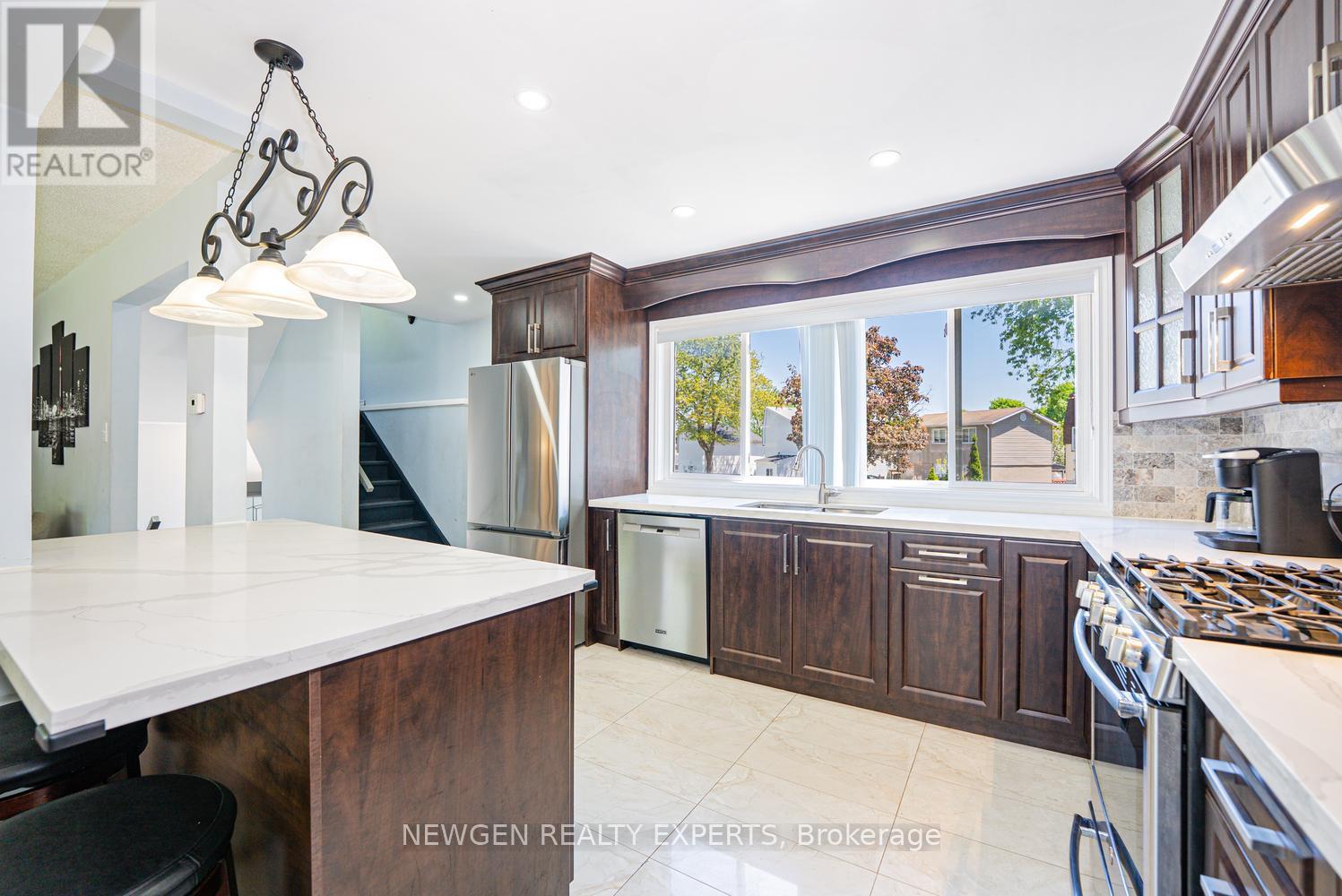 10 Hollyhedge Court, Brampton, Ontario  L6S 1R5 - Photo 16 - W13173284