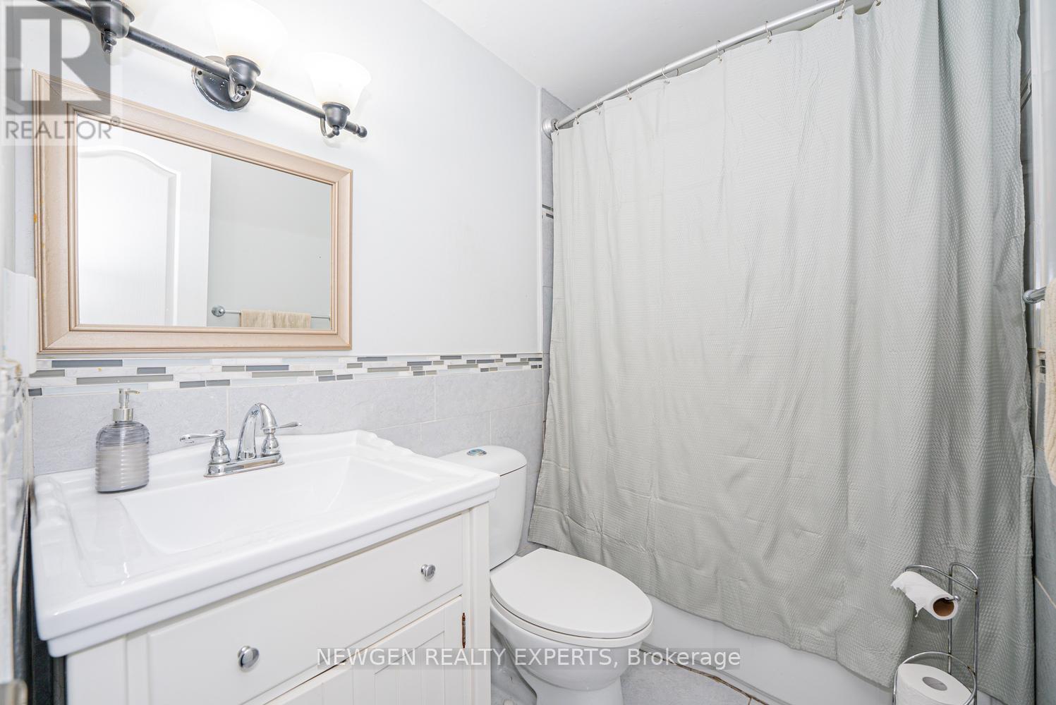 10 Hollyhedge Court, Brampton, Ontario  L6S 1R5 - Photo 18 - W13173284