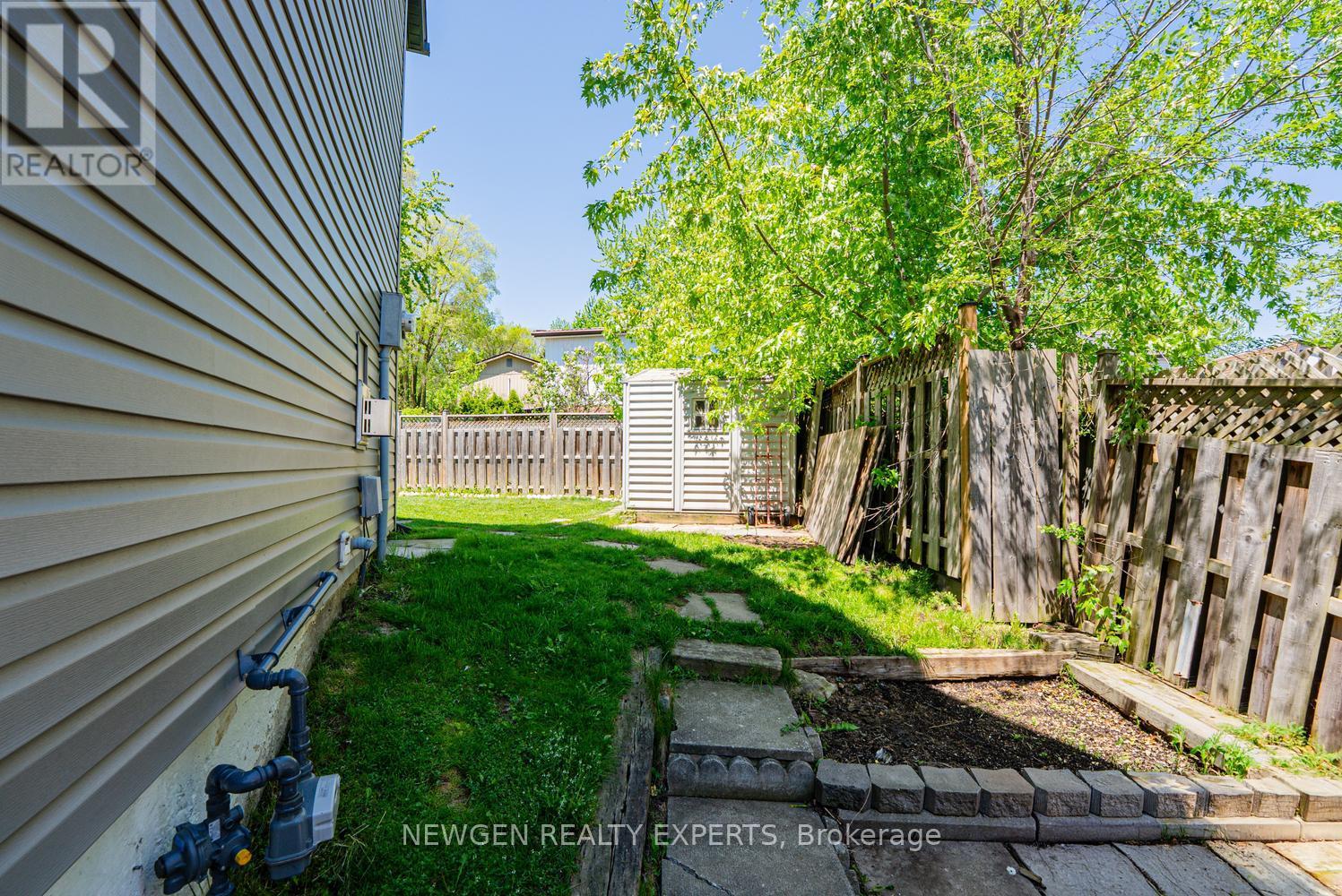 10 Hollyhedge Court, Brampton, Ontario  L6S 1R5 - Photo 39 - W13173284