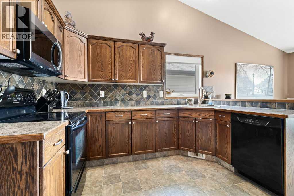 179 Issard Close, Red Deer, Alberta  T4R 0C2 - Photo 8 - A2314203