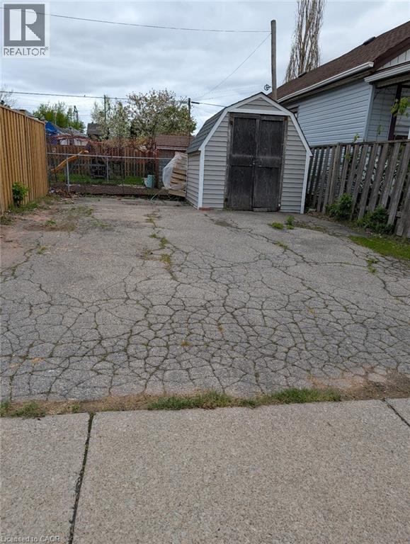 174 London Street N, Hamilton, Ontario  L8H 4C2 - Photo 7 - 40830211