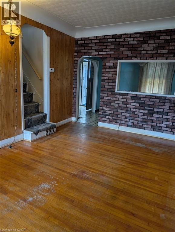 174 London Street N, Hamilton, Ontario  L8H 4C2 - Photo 8 - 40830211