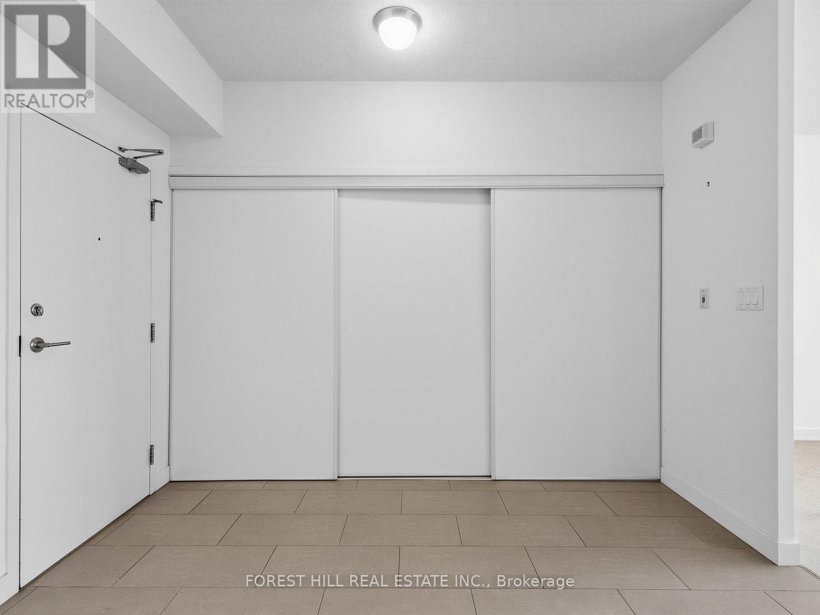 919 - 15 Brunel Court, Toronto, Ontario  M5V 3Y6 - Photo 13 - C13170188