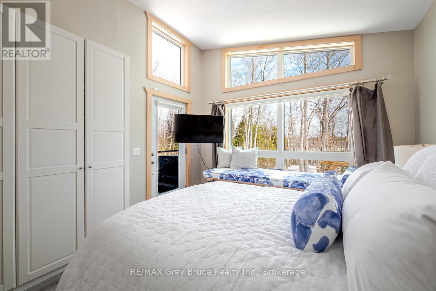 78 Maple Drive, Northern Bruce Peninsula, Ontario  N0H 1Z0 - Photo 23 - X12942618