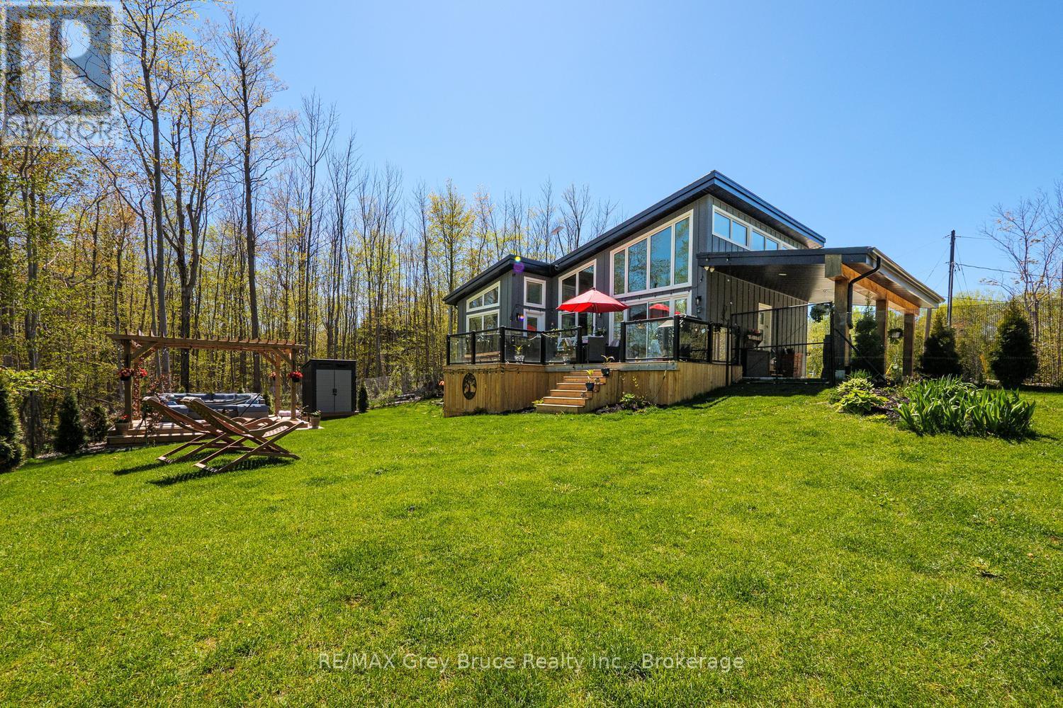 78 Maple Drive, Northern Bruce Peninsula, Ontario  N0H 1Z0 - Photo 39 - X12942618