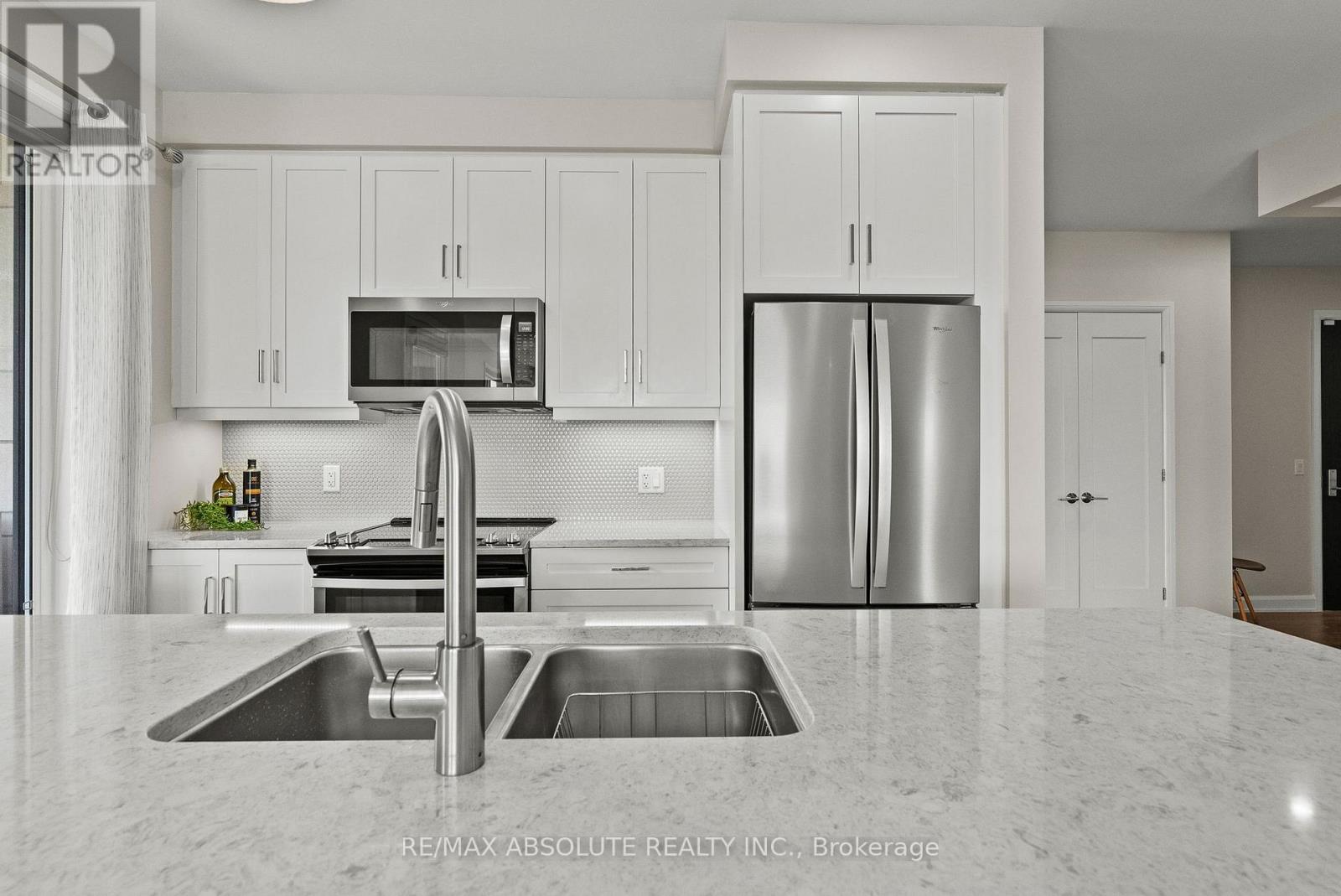 205 - 180 Boundstone Way, Ottawa, Ontario  K2T 0M9 - Photo 14 - X13046512