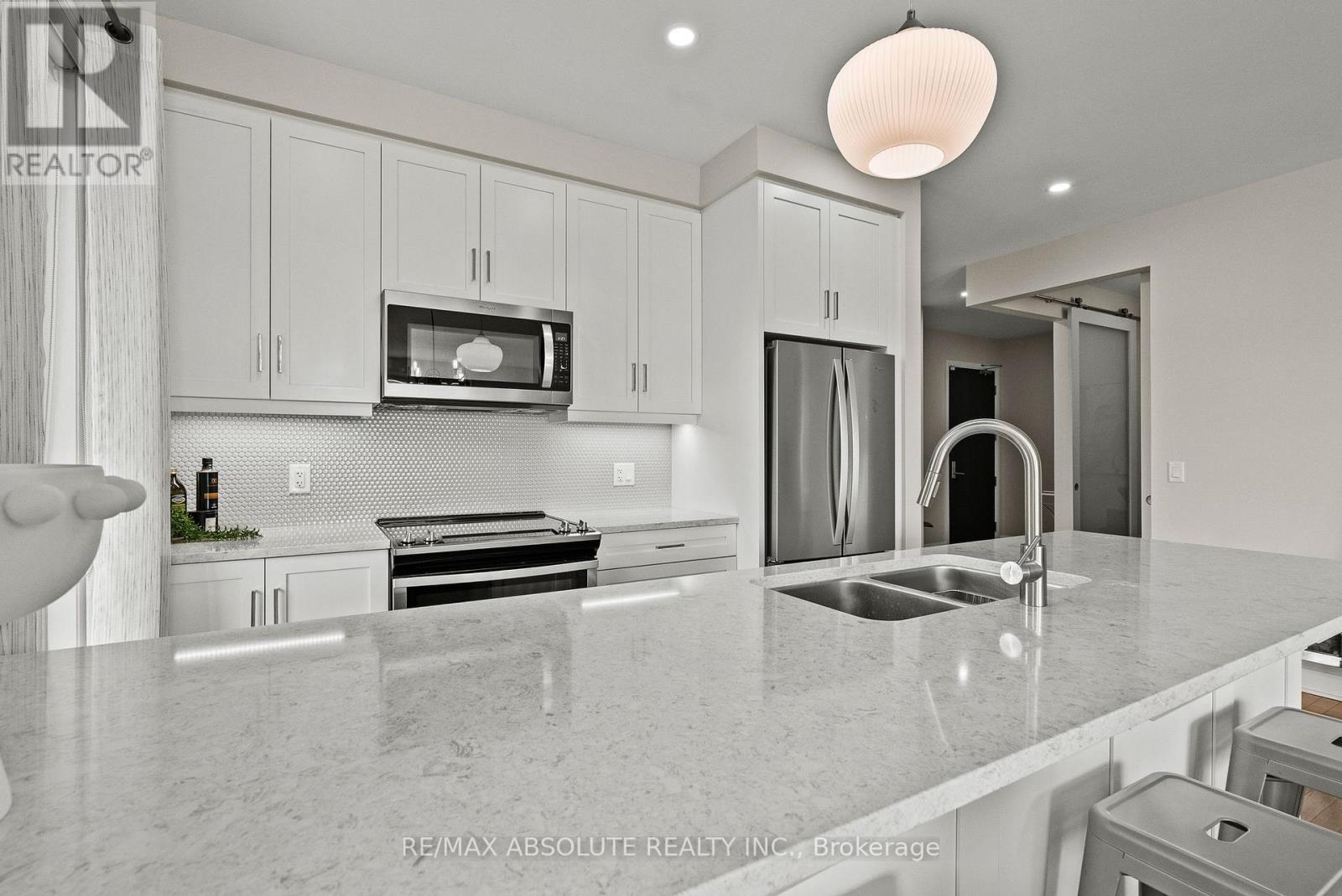 205 - 180 Boundstone Way, Ottawa, Ontario  K2T 0M9 - Photo 13 - X13046512