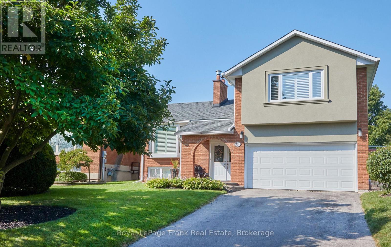 524 Centre Street N, Whitby, Ontario L1N 4T6 - Photo 2 - E13173316