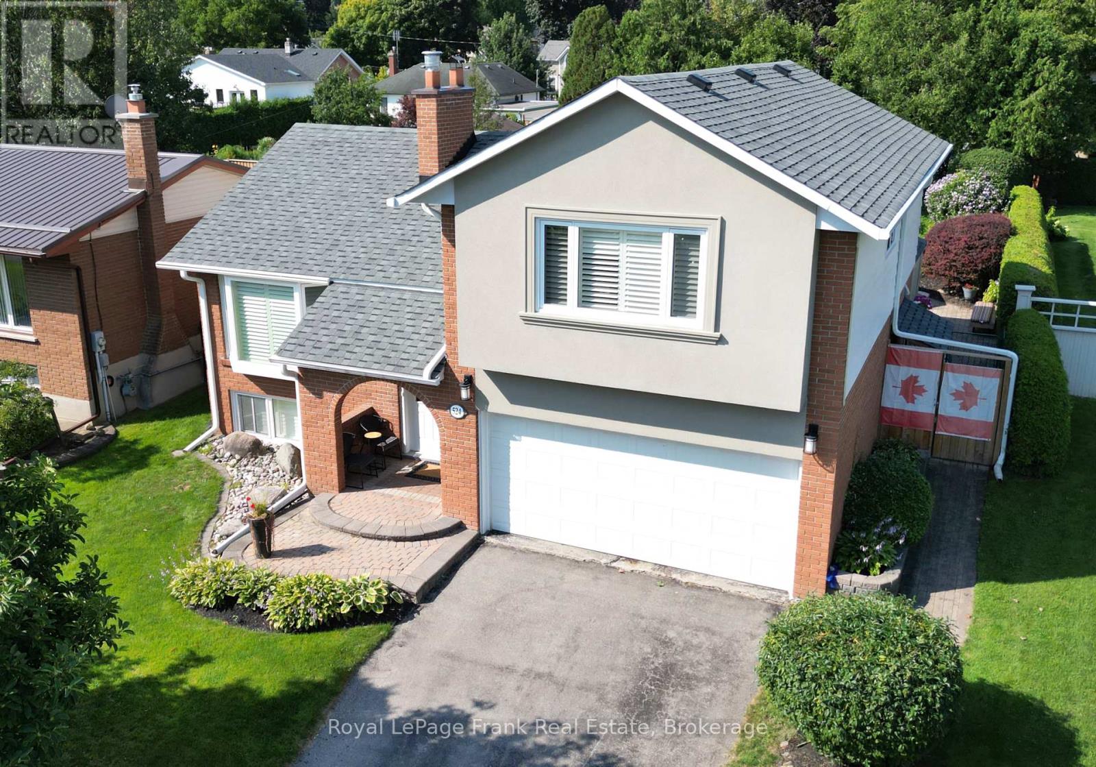 524 Centre Street N, Whitby, Ontario L1N 4T6 - Photo 4 - E13173316