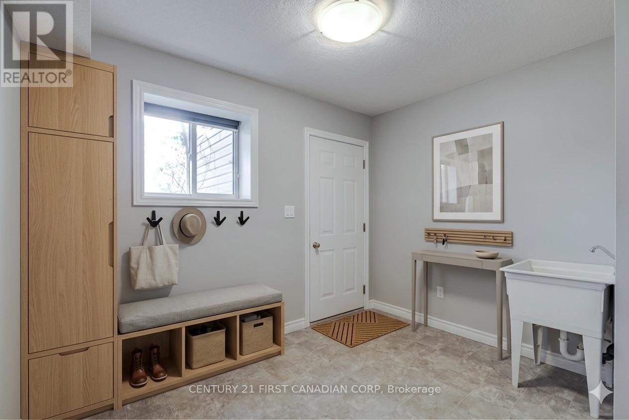 204 Ewart Street, Strathroy-Caradoc, Ontario  N7G 4G6 - Photo 34 - X13173342