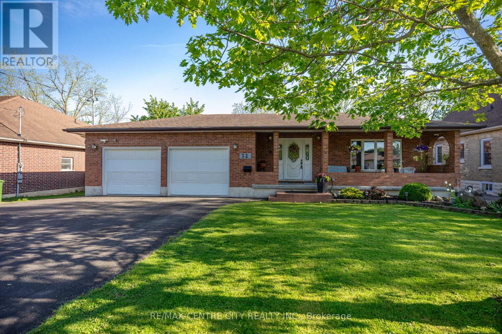32 Brock Street, St. Thomas, Ontario  N5P 2B2 - Photo 2 - X13173438