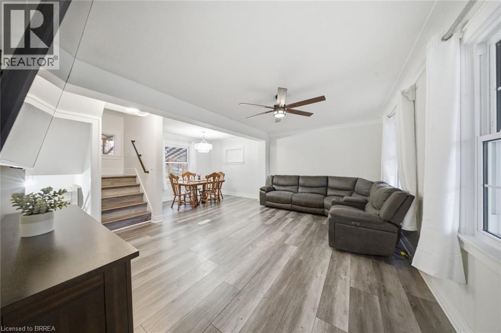 7 Barry Drive, Brantford, Ontario  N3T 1W1 - Photo 7 - 40833287