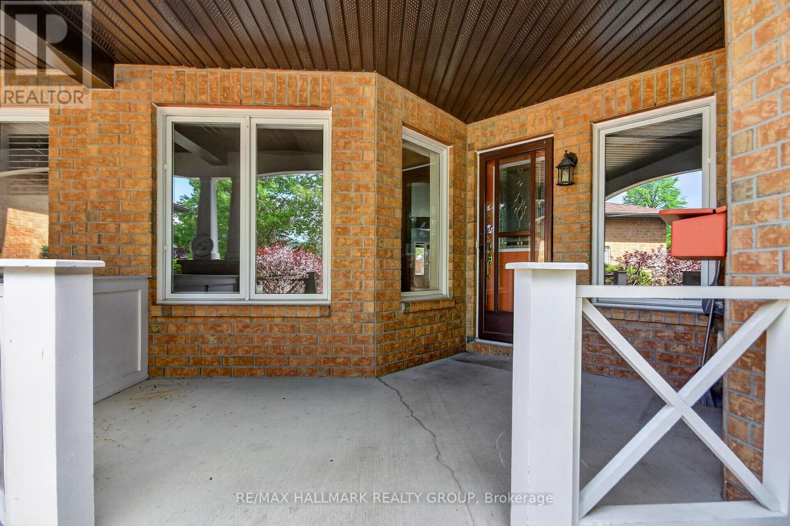 4 Peregrine Crescent, Ottawa, Ontario K2M 2T3 - Photo 2 - X13173386