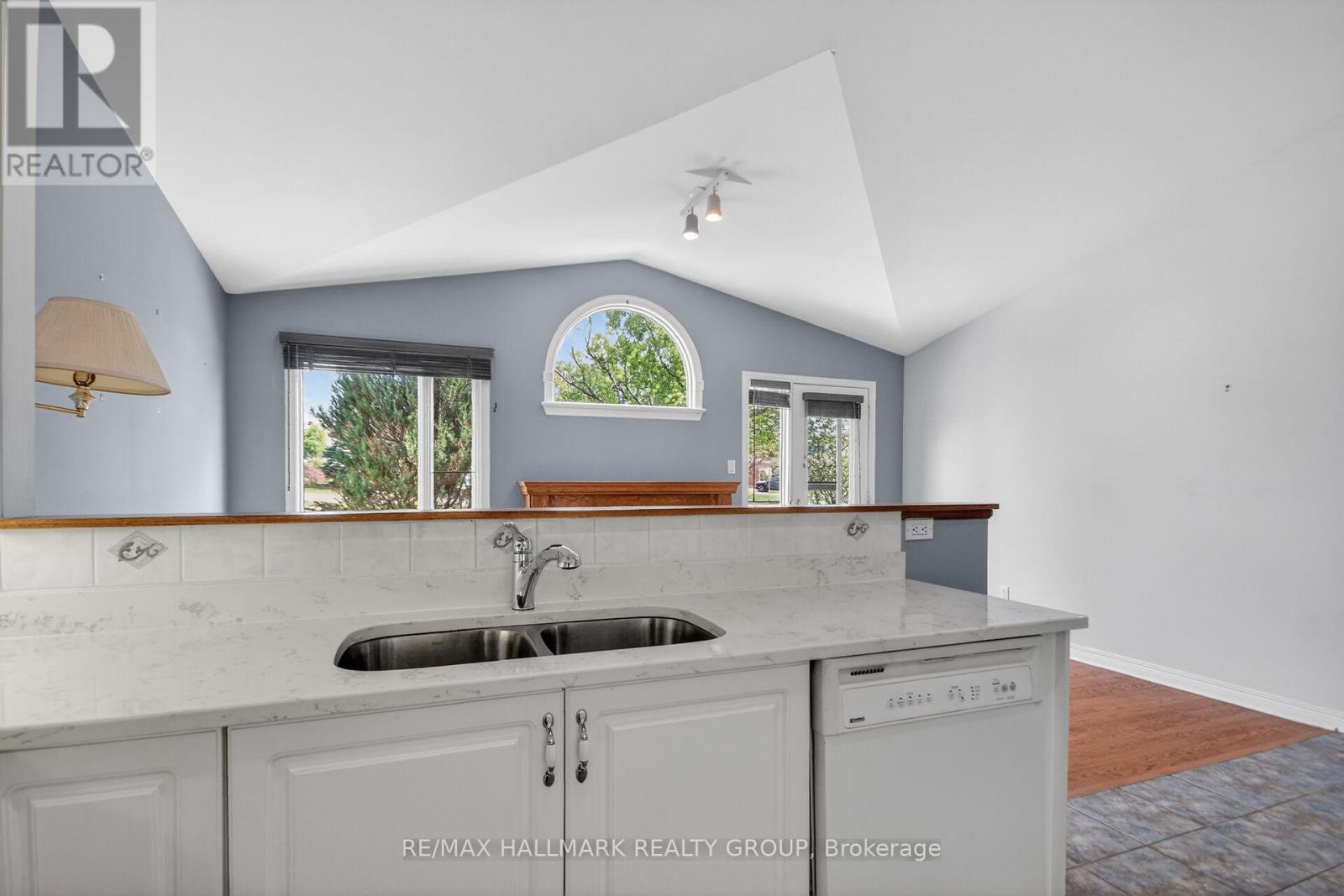 4 Peregrine Crescent, Ottawa, Ontario K2M 2T3 - Photo 8 - X13173386