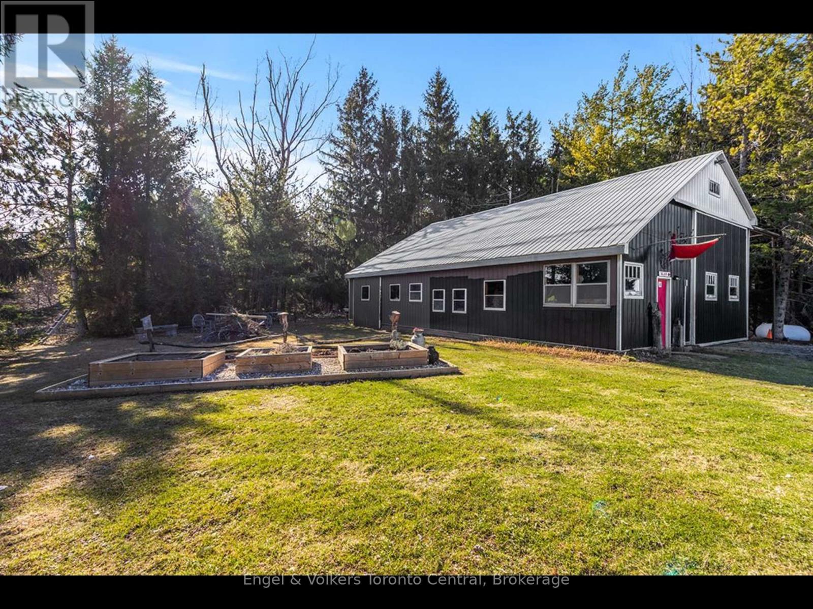 9263 91 County Road, Clearview, Ontario  L0M 1H0 - Photo 35 - S12745154