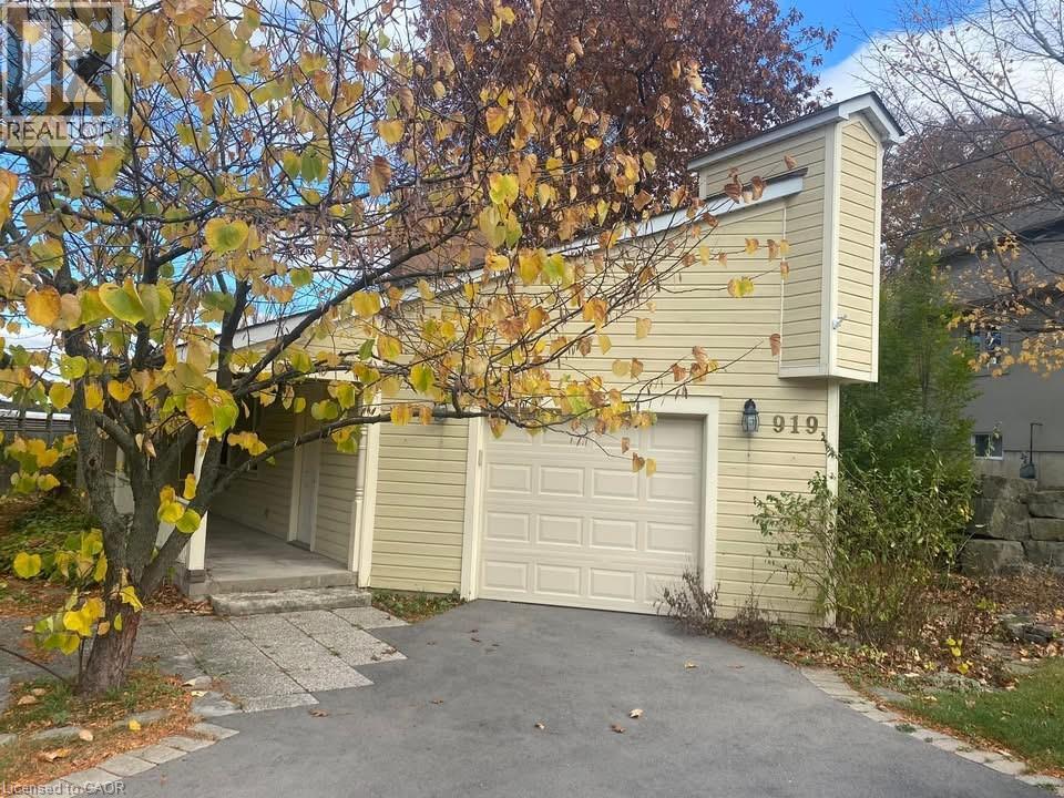 919 Montgomery Drive, Ancaster, Ontario L9G 3H6 - Photo 1 - 40833499