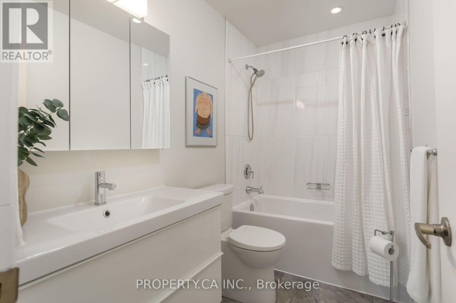 32 Crimson Millway, Toronto, Ontario  M2L 1T6 - Photo 24 - C13173376