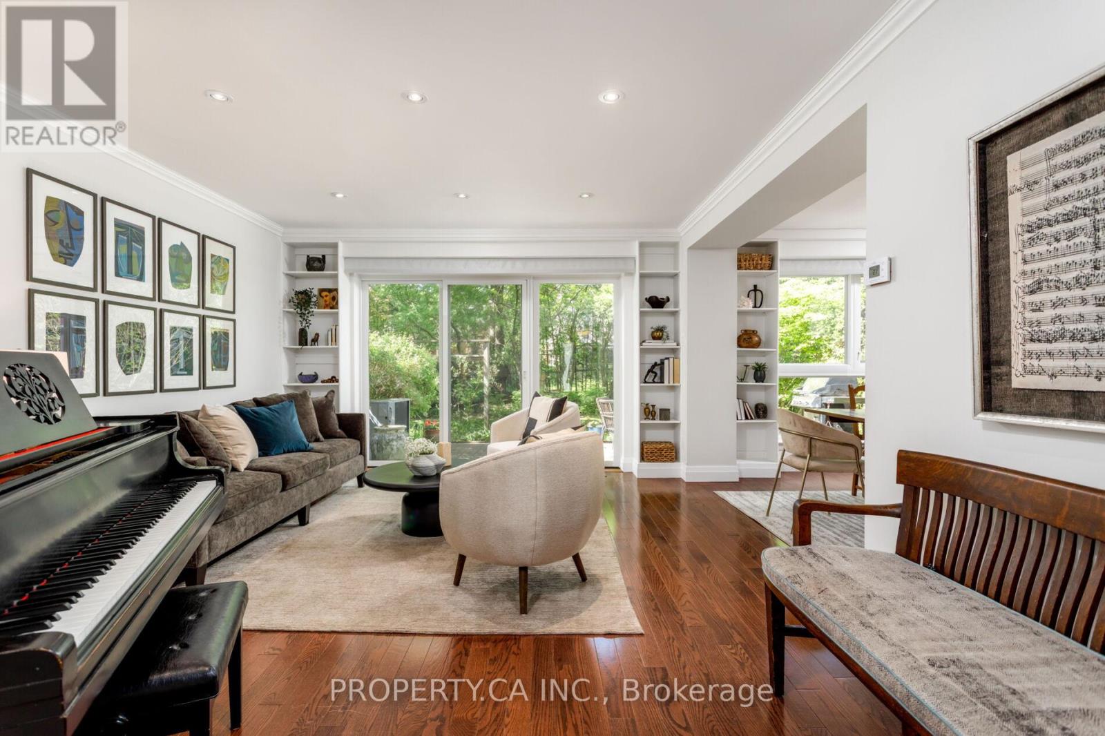 32 Crimson Millway, Toronto, Ontario  M2L 1T6 - Photo 3 - C13173376