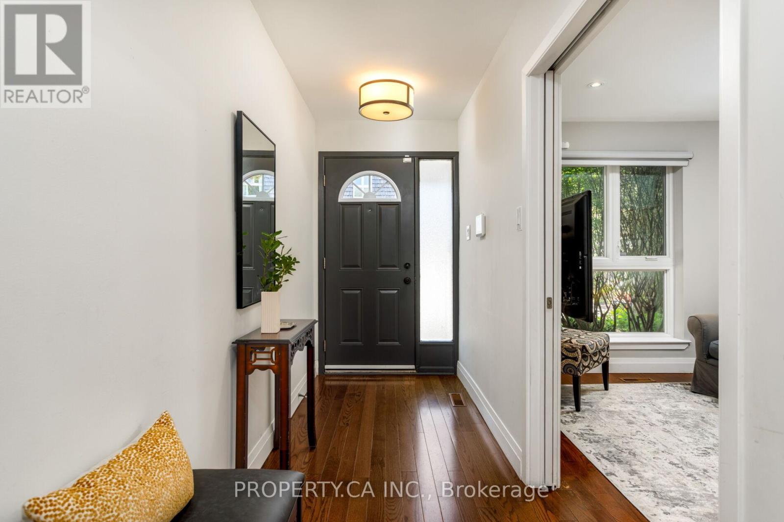 32 Crimson Millway, Toronto, Ontario  M2L 1T6 - Photo 6 - C13173376