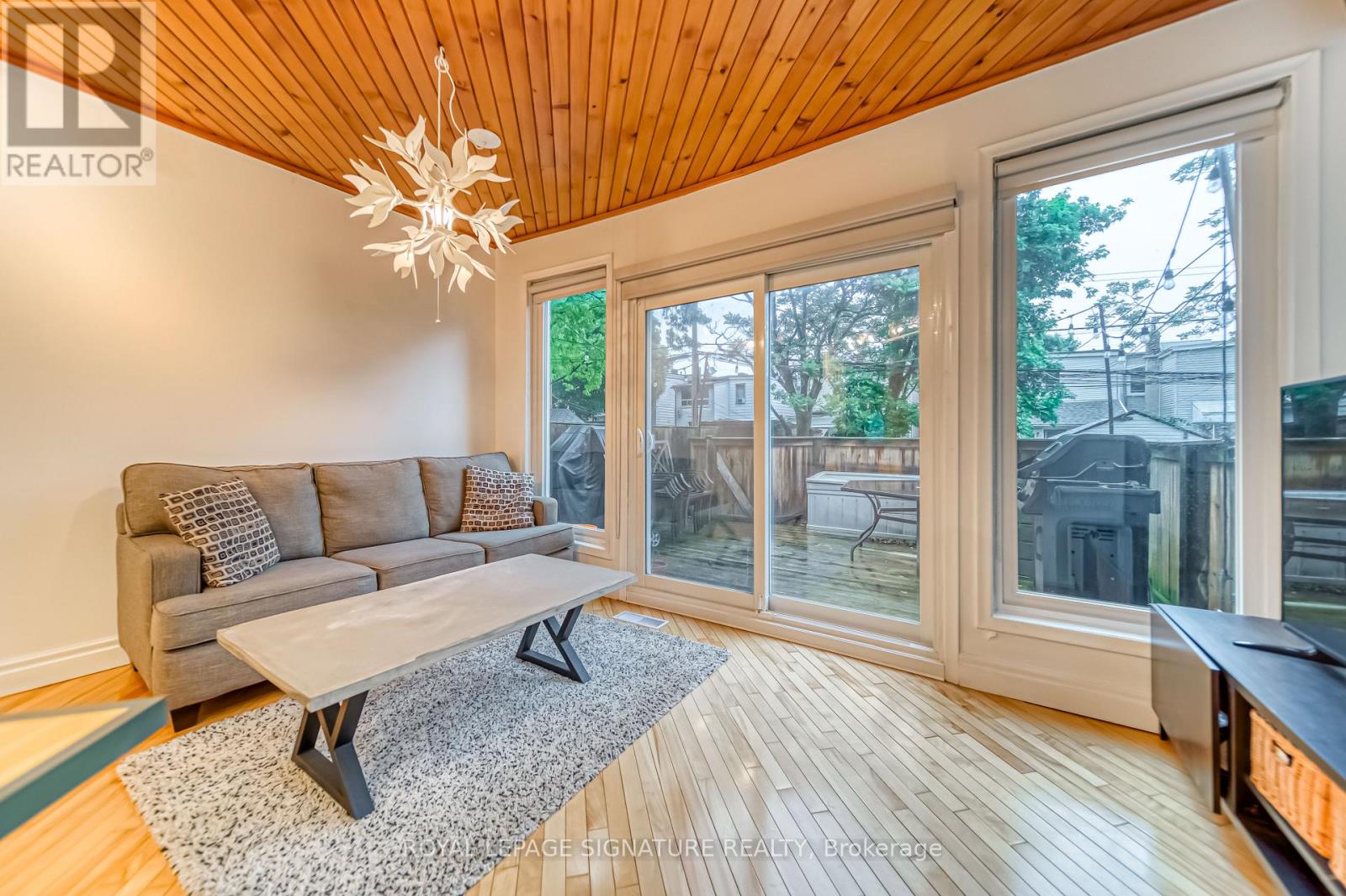 15 Galt Avenue, Toronto, Ontario  M4M 2Z2 - Photo 17 - E13173388