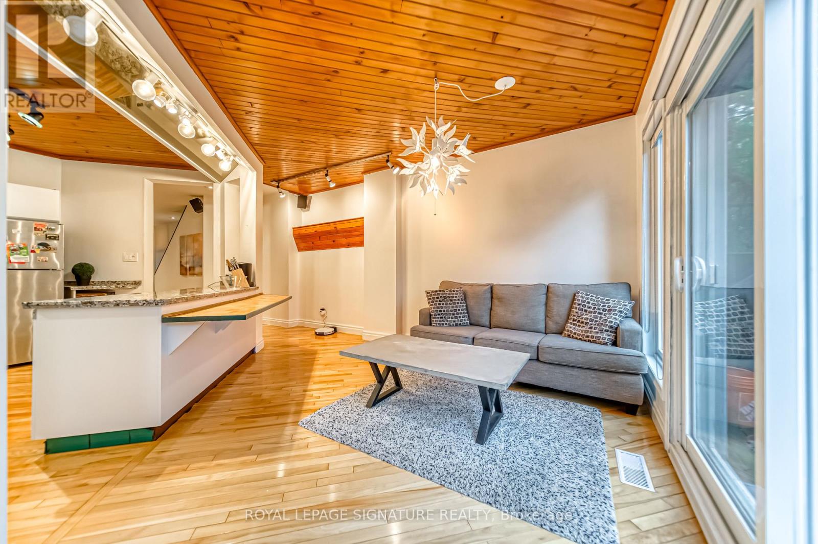 15 Galt Avenue, Toronto, Ontario  M4M 2Z2 - Photo 18 - E13173388