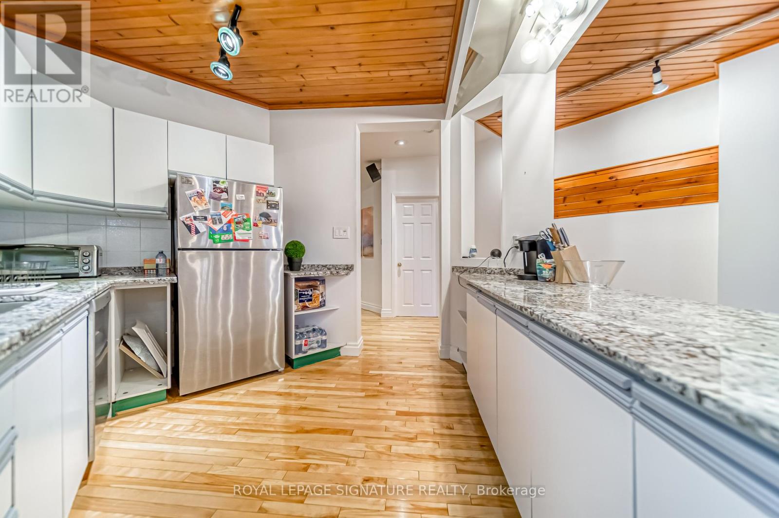 15 Galt Avenue, Toronto, Ontario  M4M 2Z2 - Photo 19 - E13173388