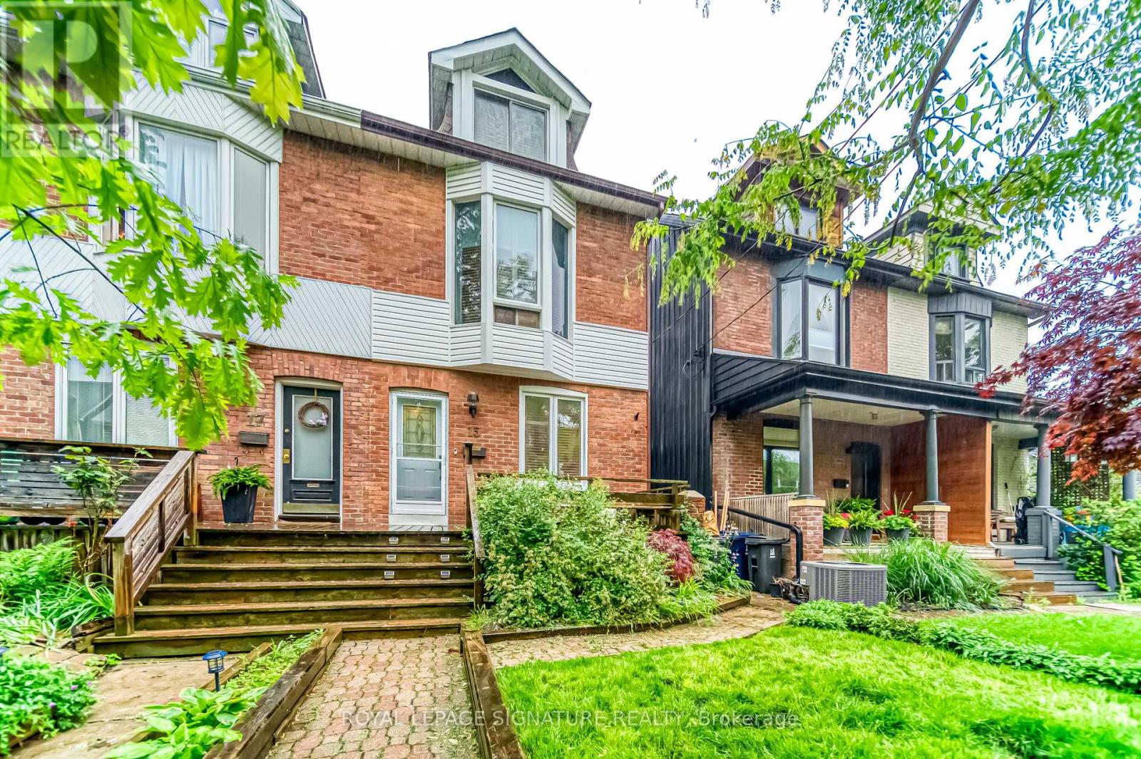 15 Galt Avenue, Toronto, Ontario  M4M 2Z2 - Photo 2 - E13173388