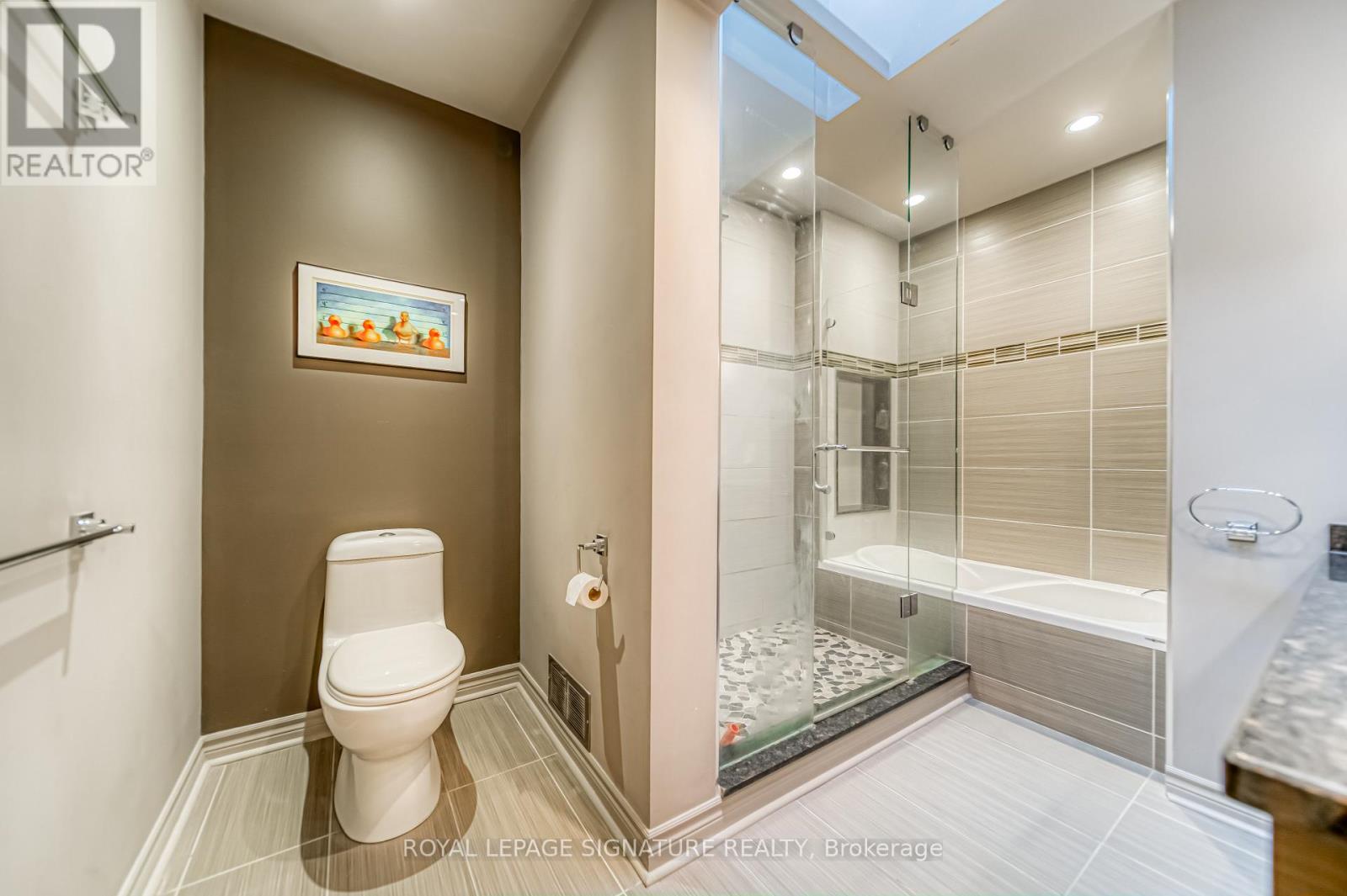 15 Galt Avenue, Toronto, Ontario  M4M 2Z2 - Photo 29 - E13173388
