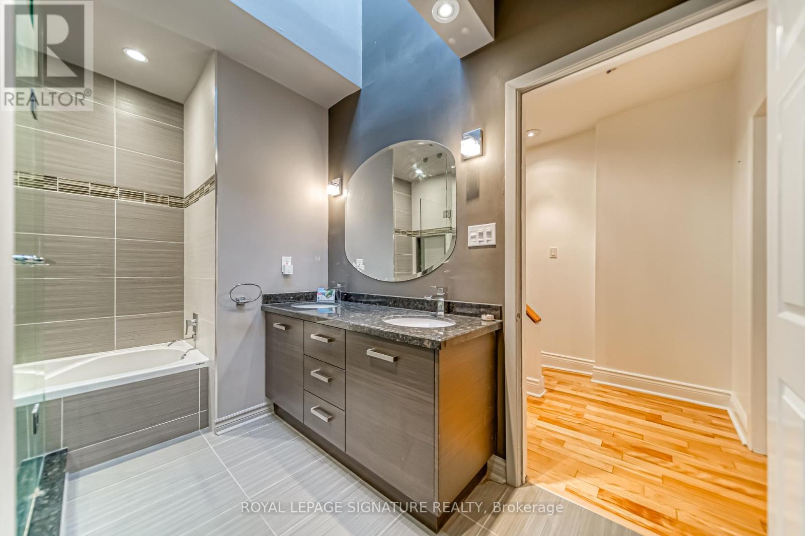15 Galt Avenue, Toronto, Ontario  M4M 2Z2 - Photo 31 - E13173388