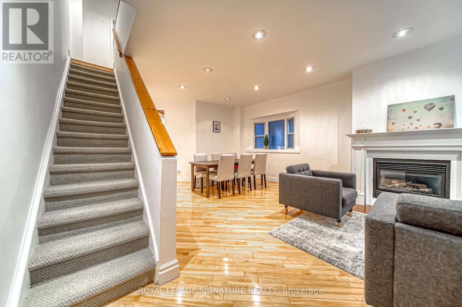 15 Galt Avenue, Toronto, Ontario  M4M 2Z2 - Photo 4 - E13173388