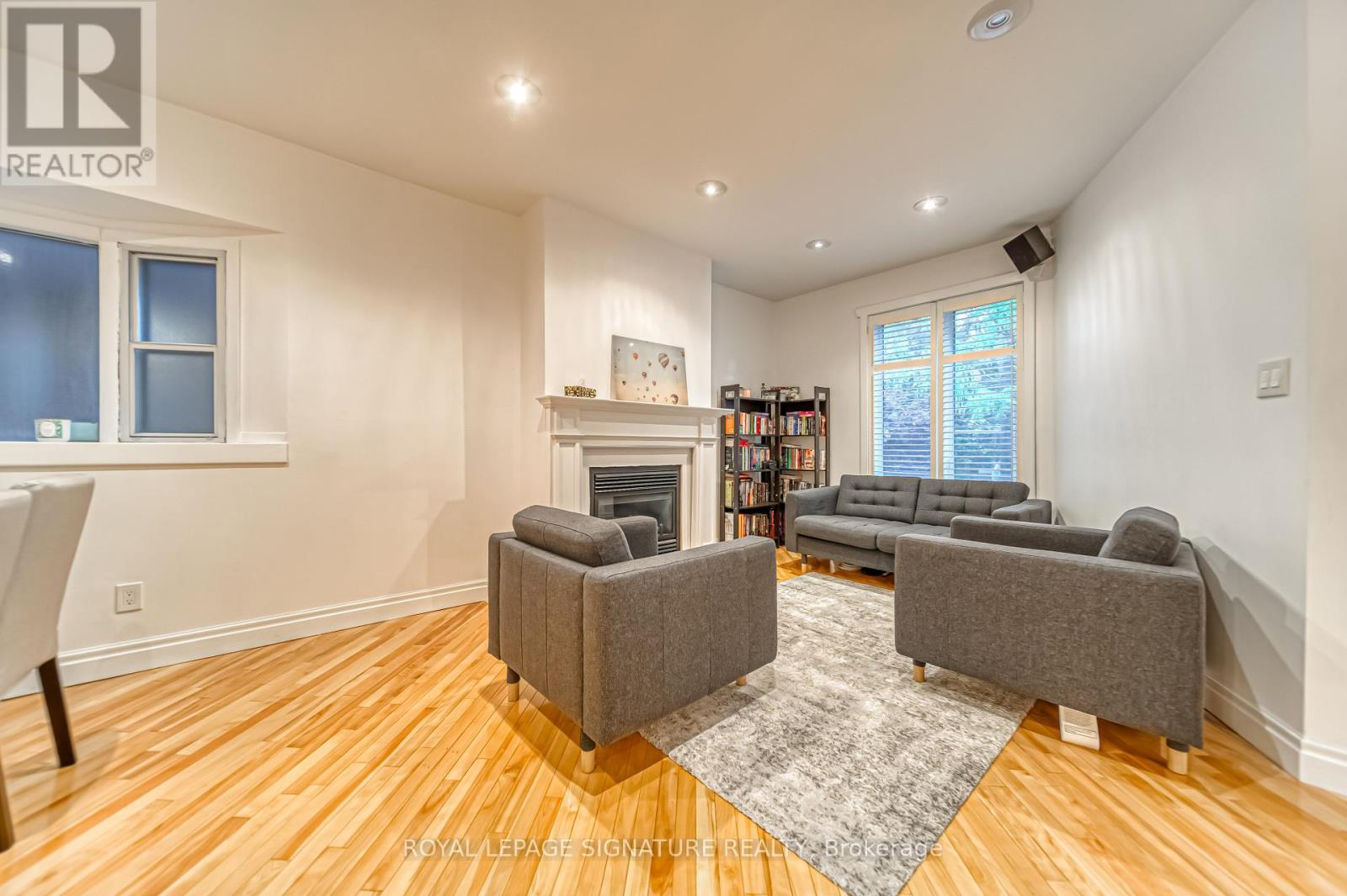 15 Galt Avenue, Toronto, Ontario  M4M 2Z2 - Photo 5 - E13173388