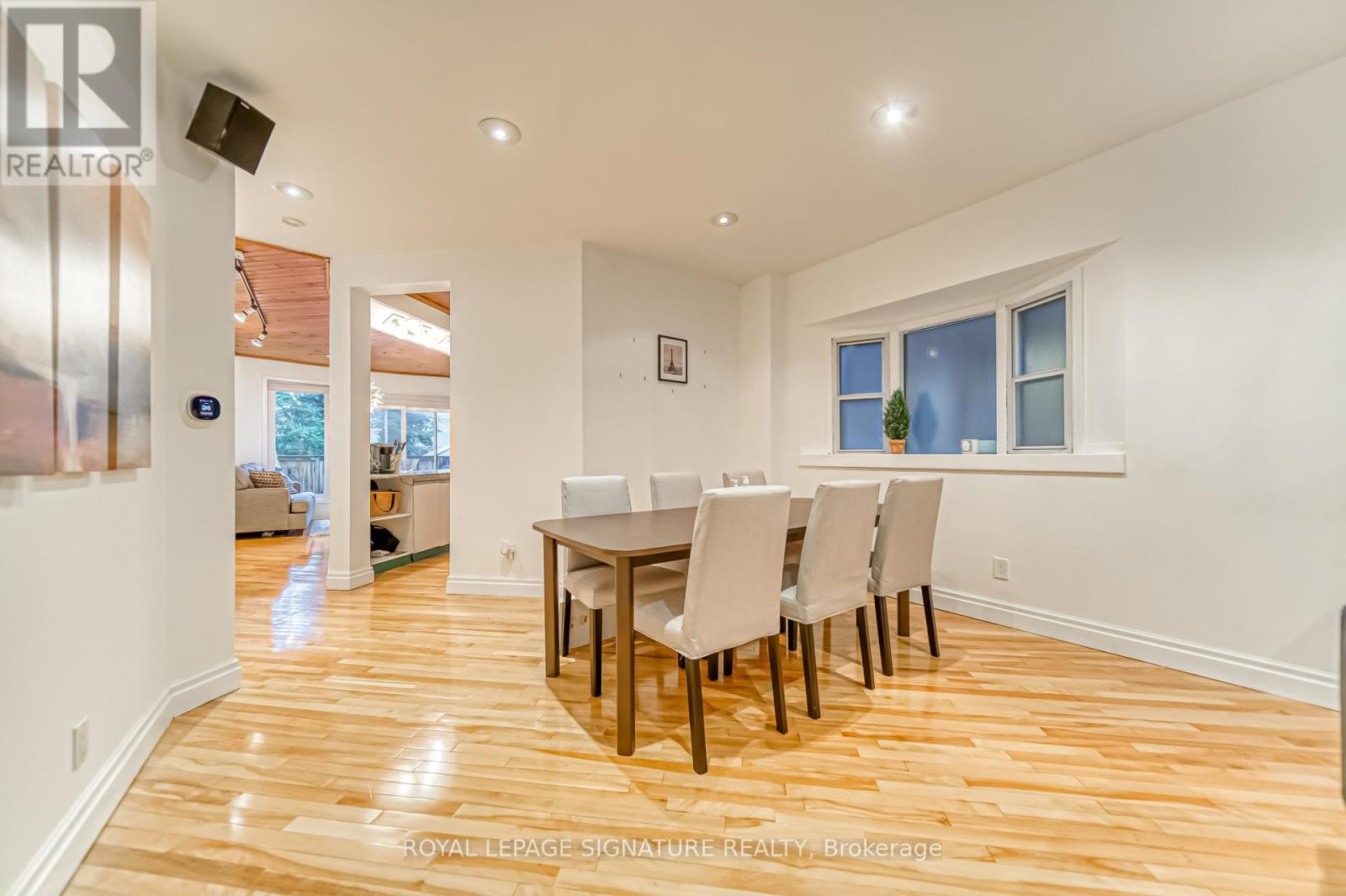 15 Galt Avenue, Toronto, Ontario  M4M 2Z2 - Photo 9 - E13173388