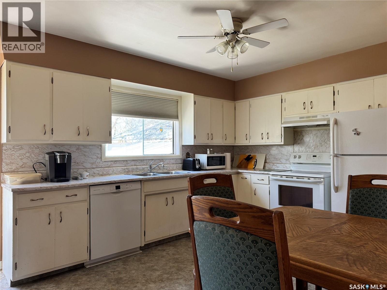 210 2nd Street W, Wynyard, Saskatchewan  S0A 4T0 - Photo 20 - SK037096
