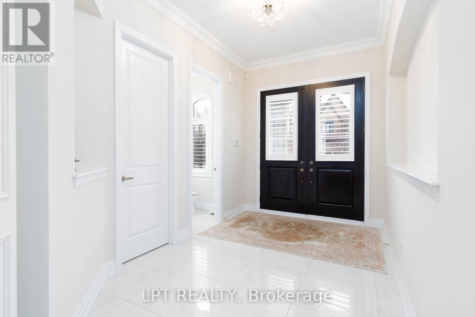 113 Burns Boulevard, King, Ontario  L7B 0M5 - Photo 2 - N13173324