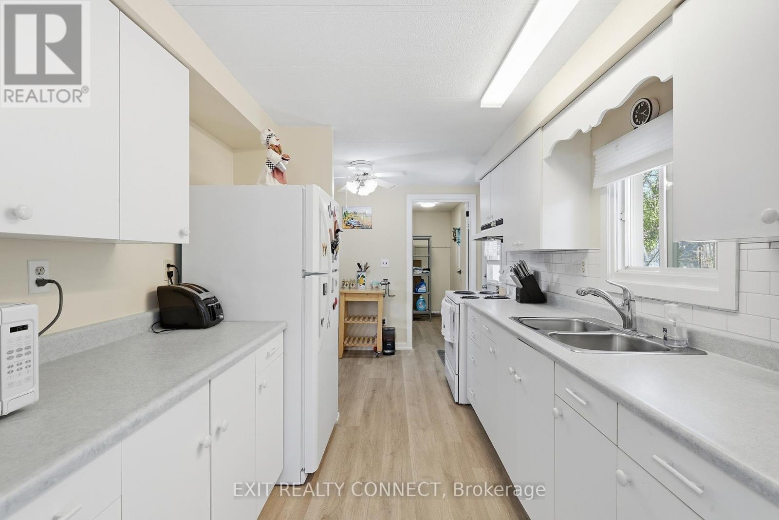 1 Centre Park Street, Essa, Ontario  L3W 0A5 - Photo 3 - N13173354