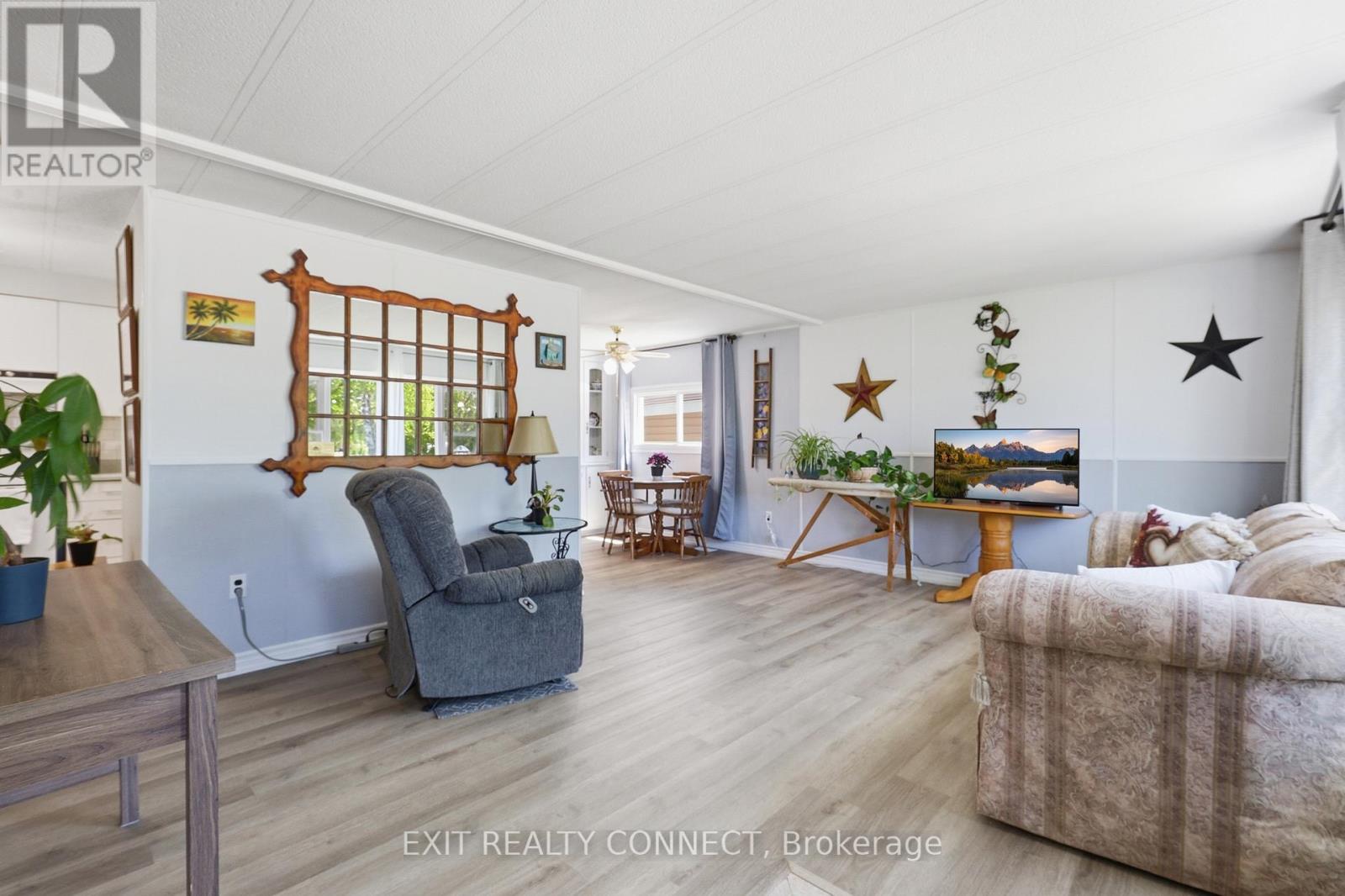 1 Centre Park Street, Essa, Ontario  L3W 0A5 - Photo 6 - N13173354