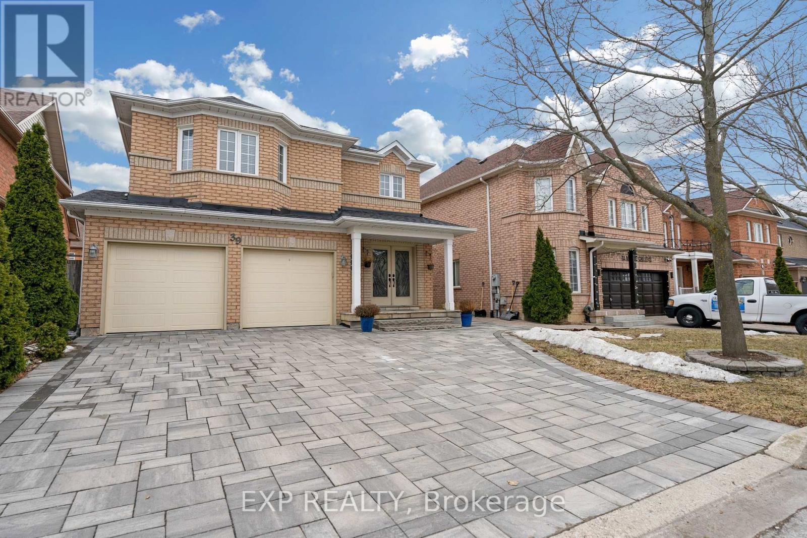 39 MONTE CRISTI STREET, Vaughan, Ontario