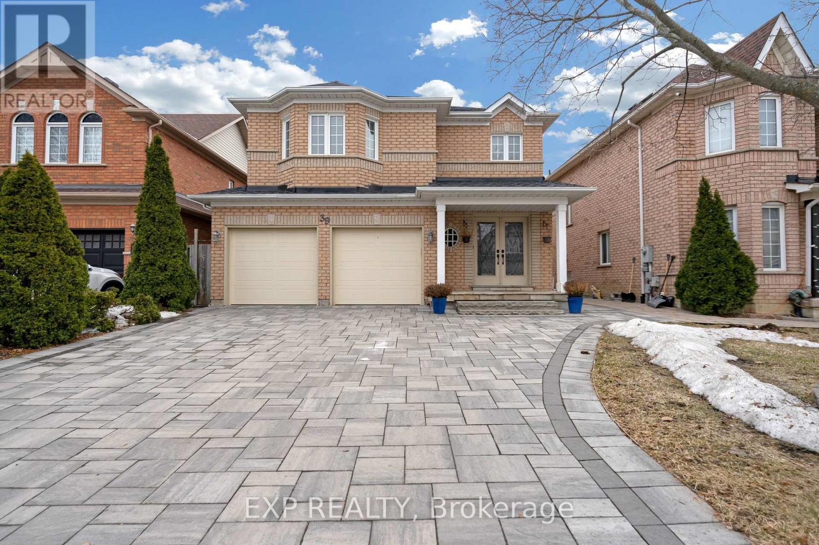 39 Monte Cristi Street, Vaughan, Ontario  L6A 3H8 - Photo 2 - N13173428