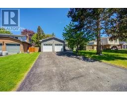42 HAMILTON HALL DRIVE, Markham, Ontario