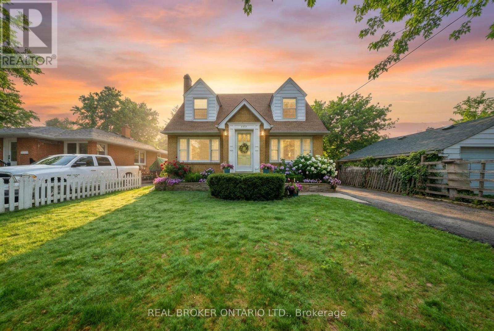 243 SYDNEY STREET, Milton, Ontario