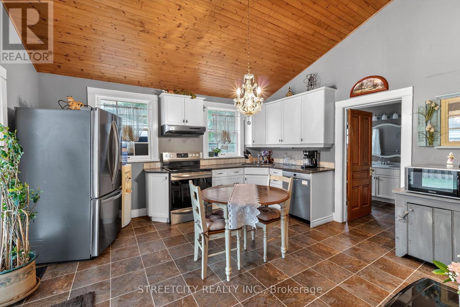 24 Centre Street, St. Thomas, Ontario  N5R 2Z2 - Photo 13 - X13173600