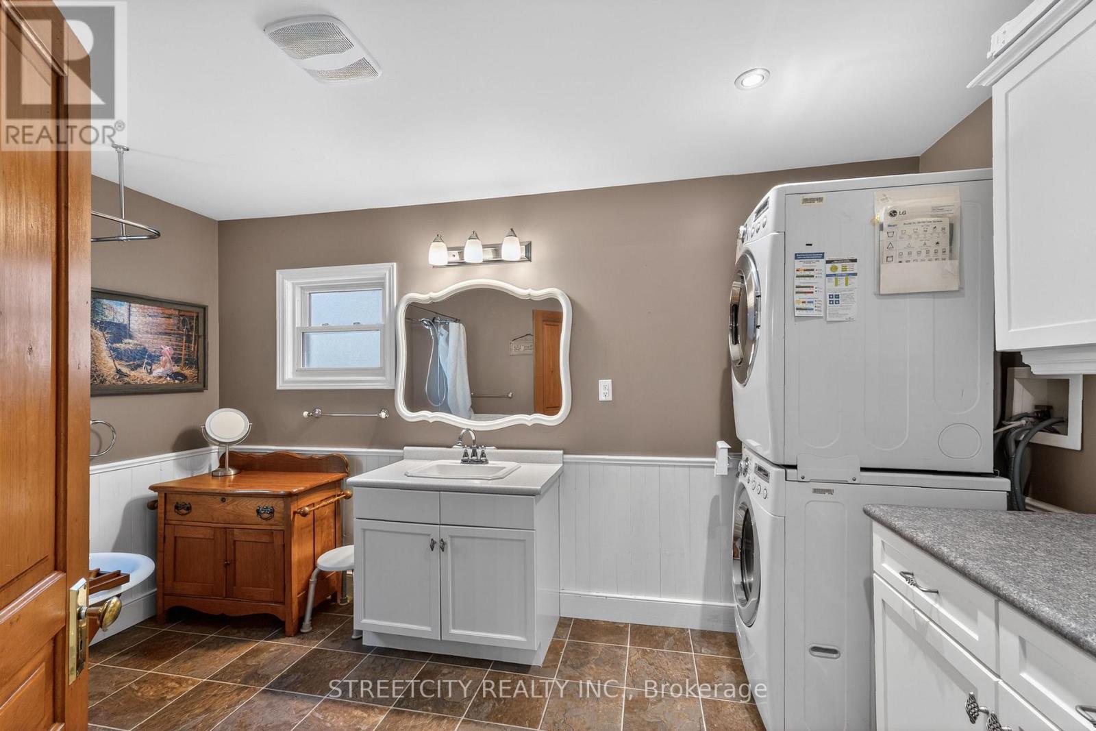 24 Centre Street, St. Thomas, Ontario  N5R 2Z2 - Photo 18 - X13173600