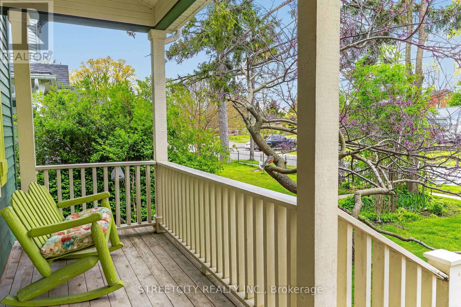 24 Centre Street, St. Thomas, Ontario  N5R 2Z2 - Photo 2 - X13173600