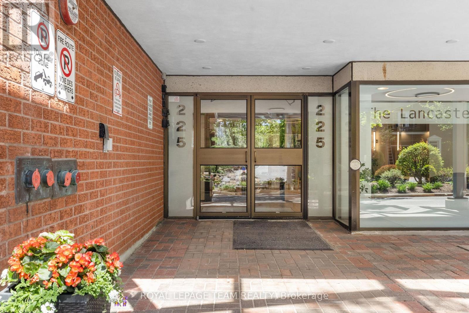 301 - 225 Alvin Road, Ottawa, Ontario  K1K 4H6 - Photo 3 - X13173546