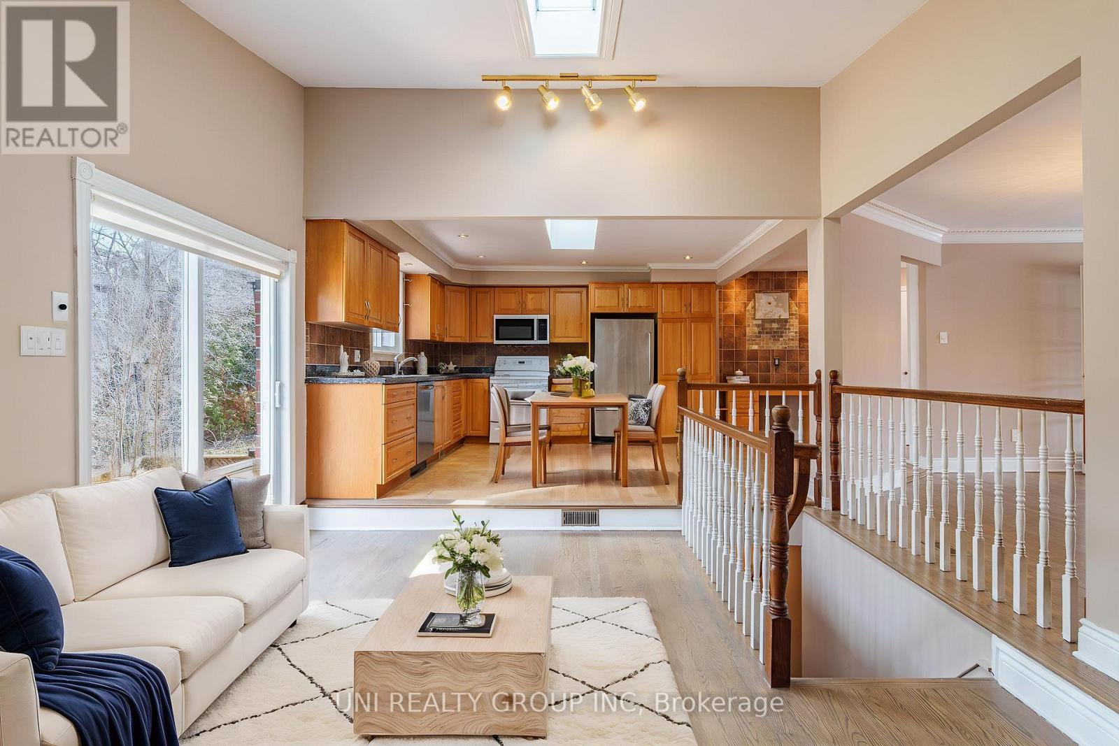 17 Forest Park Avenue, Ottawa, Ontario  K2E 5A2 - Photo 9 - X13173596
