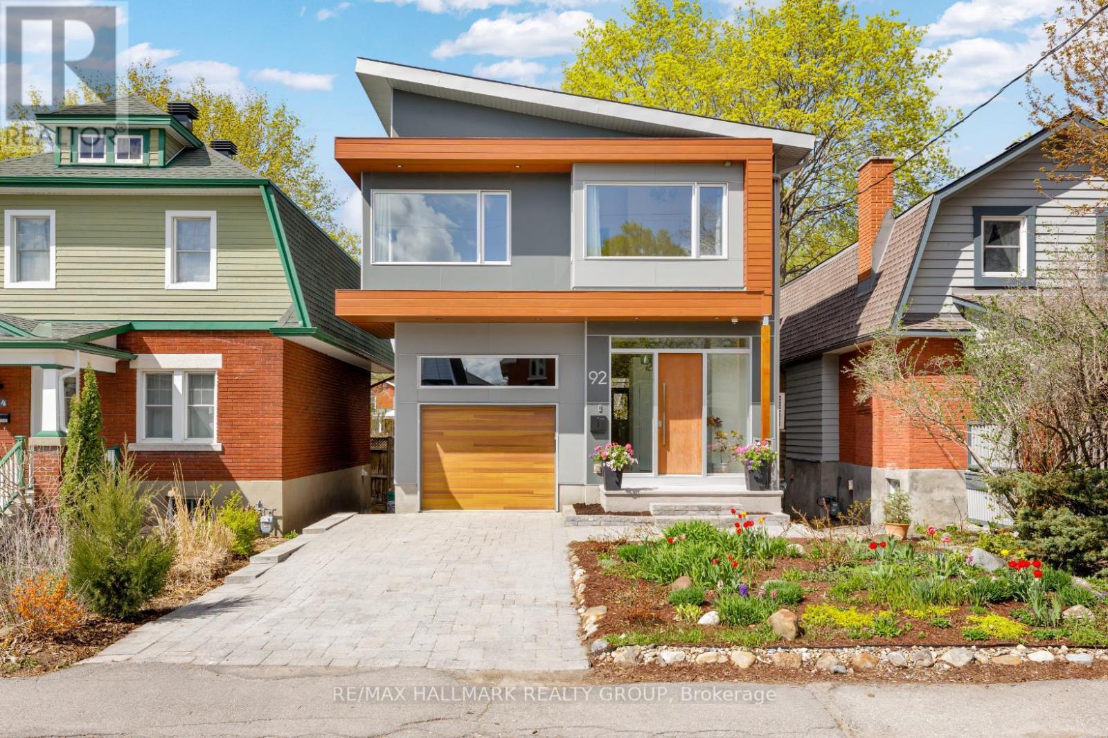 92 GRANGE AVENUE, Ottawa, Ontario