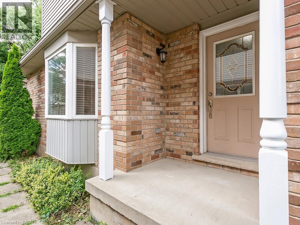 1310 Blanshard Drive, Burlington, Ontario  L7M 4S3 - Photo 3 - 40833426